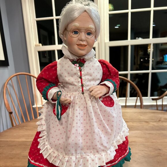 Danbury Mint, Mrs. Claus with Tea Set, 18"H - Picture 2 of 10